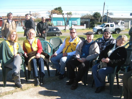 Acompañamos a dos compañeros leones a las firman que se realizo En el Bario 3 de Ombúes en que ellos son participantes y pertenece el hogar los Botijas dicho lugar el Club los apoyan 