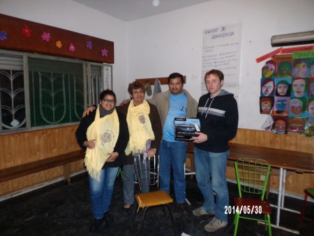 Se dono un DVD y un TV al Hogar Ratón Juan 