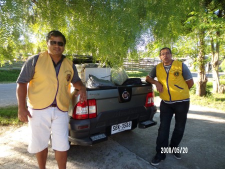 Entrega de donaciones a club de niños "Semillas"