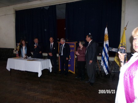 Nuestro presidente recibiendo los reconocimientos a nuestro club y nuestra zona 7 