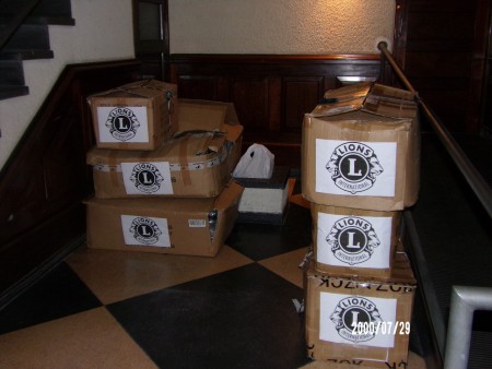 Conjuntamente con otros 4 clubes realizamos la compra de equipos deportivos para atletas especiales 