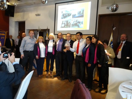 Entrega del premio Melvin jones en primer lugar periodo 2014-2015 